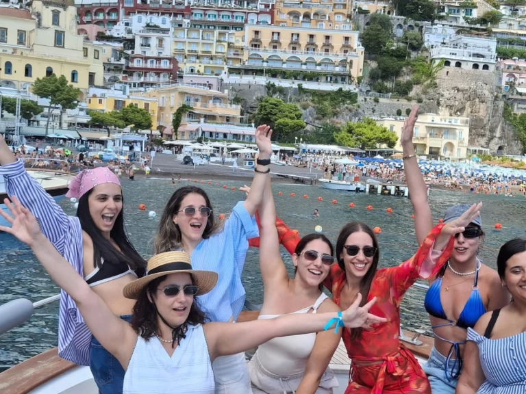 Hire Motorboat Tirrenia with a boat licence