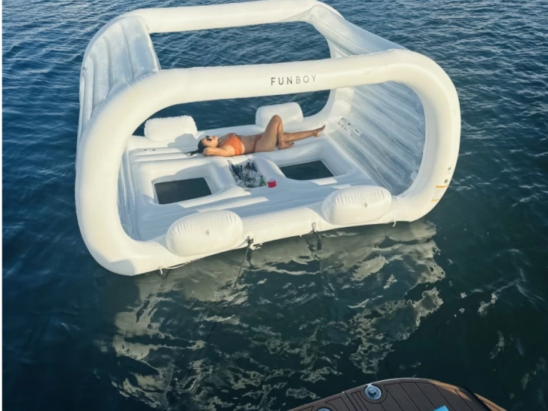 Charter a Sea Ray 450 express bridge in West Palm Beach on Samboat