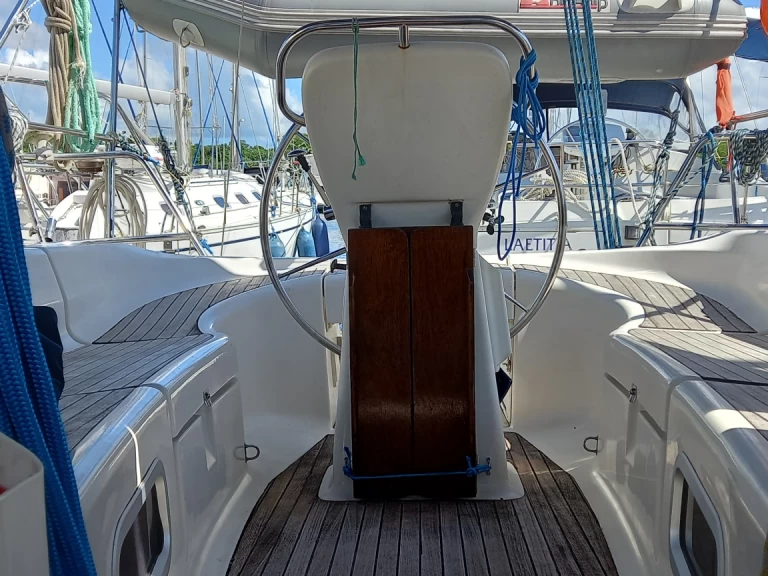 Hire Sailboat Bavaria with a boat licence