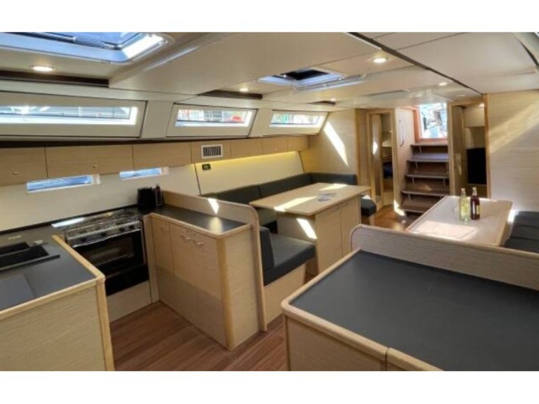 Hire Sailboat D&D Yacht with a boat licence