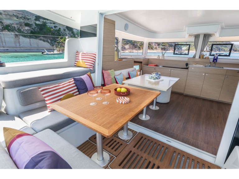 Catamaran to hire Ajaccio at the best price