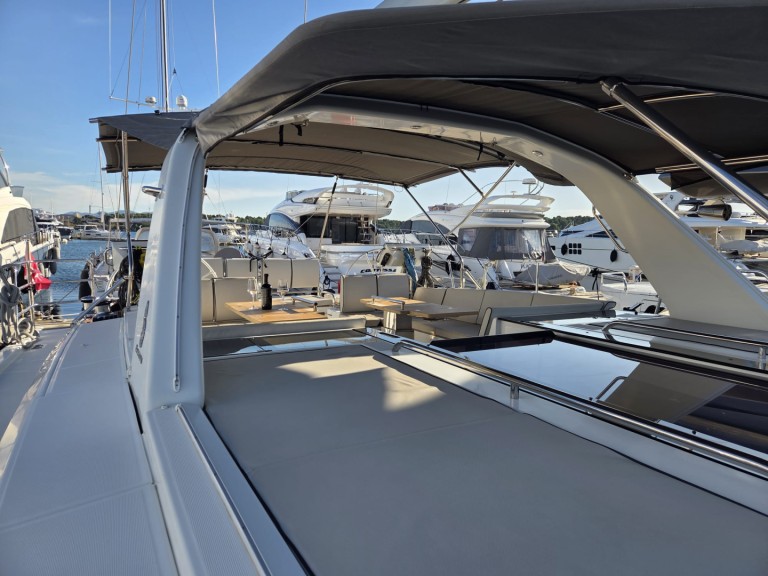 Sailboat to hire Kaštela at the best price