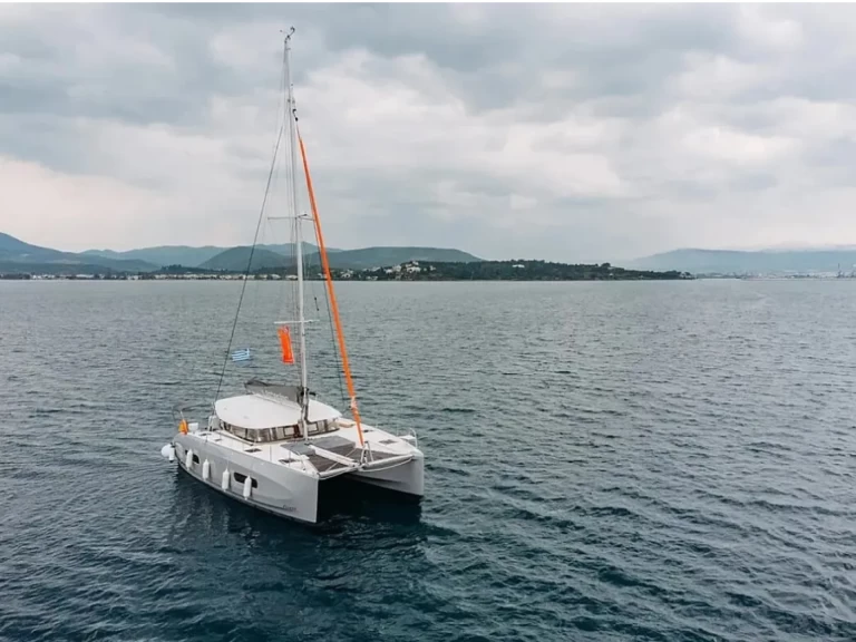 Hire a Excess Excess 11 Nikiána