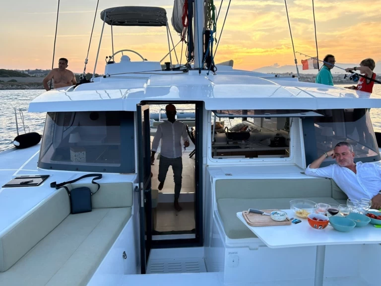 Catamaran to hire Cannes at the best price