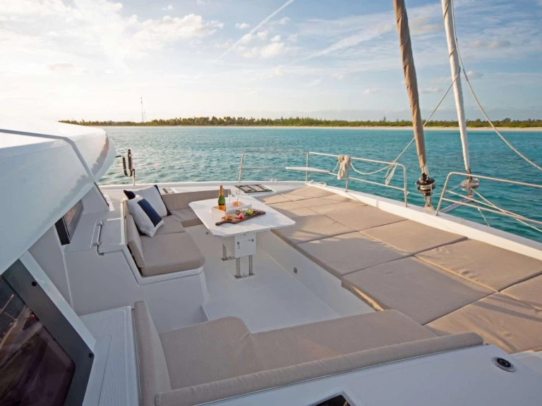 Catamaran to hire Belize City at the best price