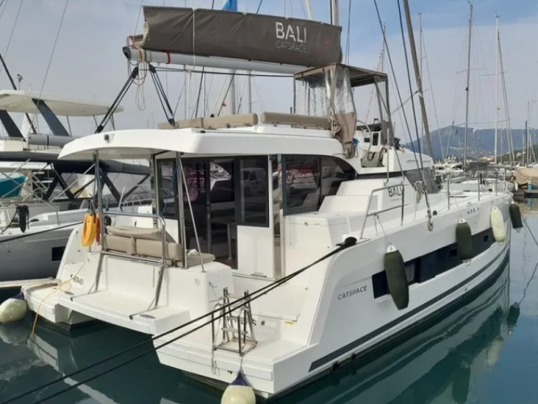 Catamaran to hire Préveza at the best price
