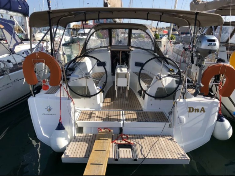 Charter a Bénéteau Sun Odyssey 349 in Préveza on Samboat