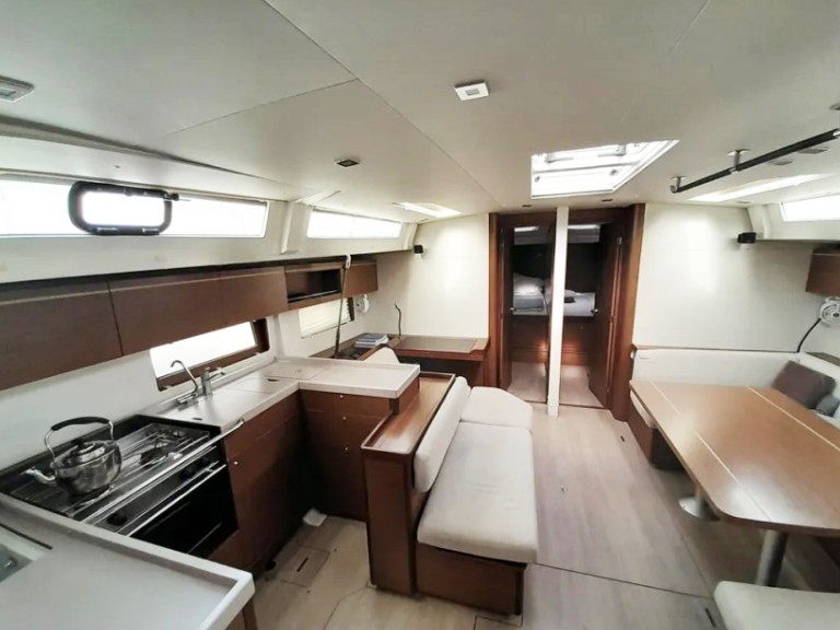 Hire Sailboat with or without skipper Bénéteau Athens