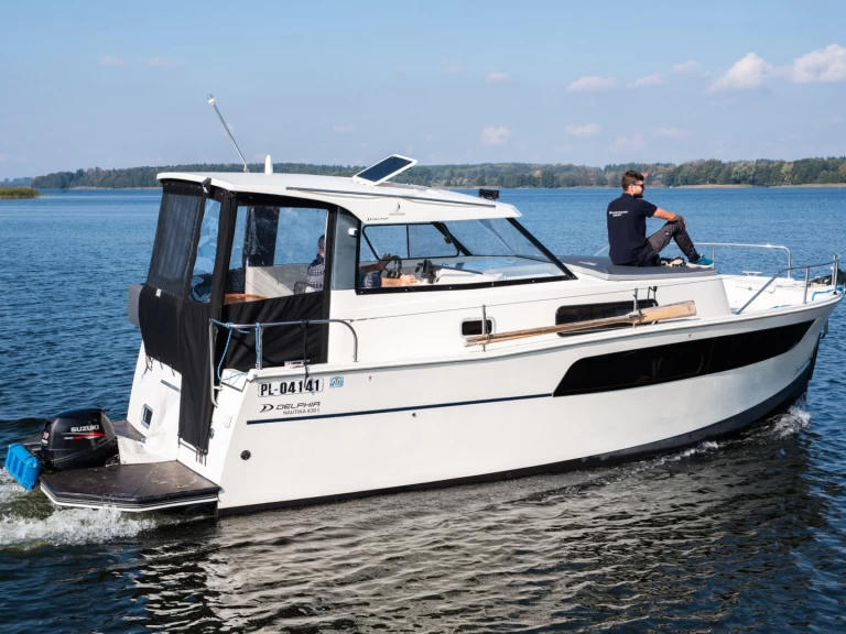 Hire Motorboat nautika with a boat licence