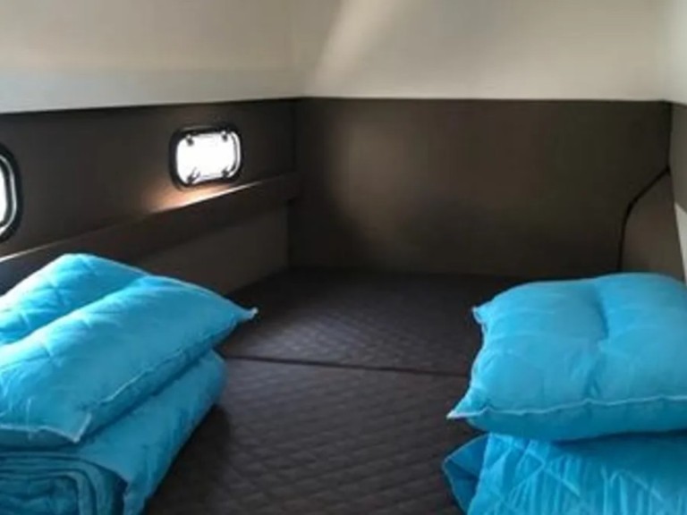 Charter a Bali Bali 4.1 in Lefkáda on Samboat