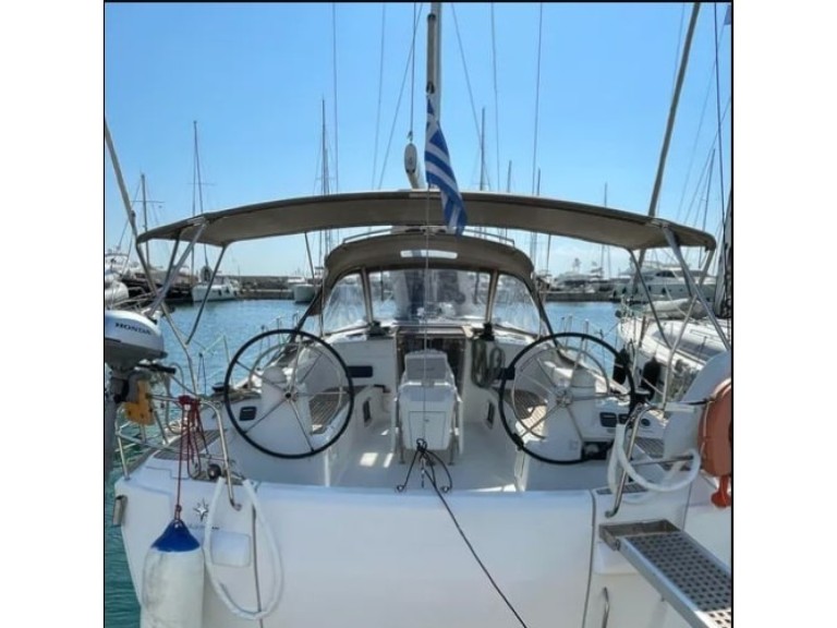 Sailboat to hire Alimos at the best price