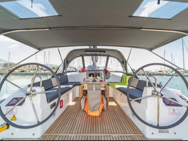 Hire Sailboat Bénéteau with a boat licence