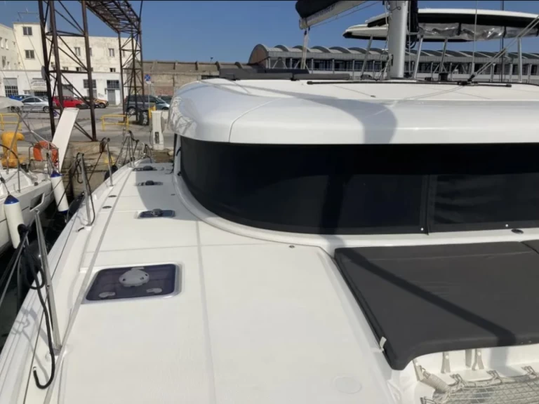 Hire Catamaran with or without skipper Lagoon Volos