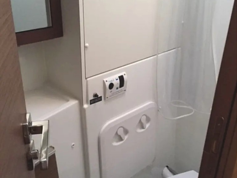 Lagoon Lagoon 40 charter bareboat or skippered in  Alimos