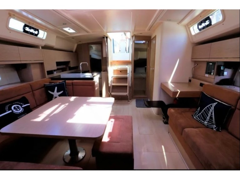 Hire Sailboat with or without skipper Hanse Alimos