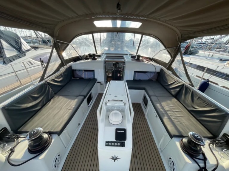 Jeanneau Sun Odyssey 490 charter bareboat or skippered in  Alimos