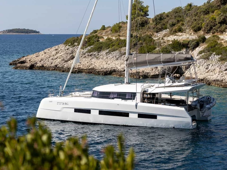 Yacht charter Sant Antoni de Portmany - Dufour Dufour Catamarans 48 Sail on SamBoat