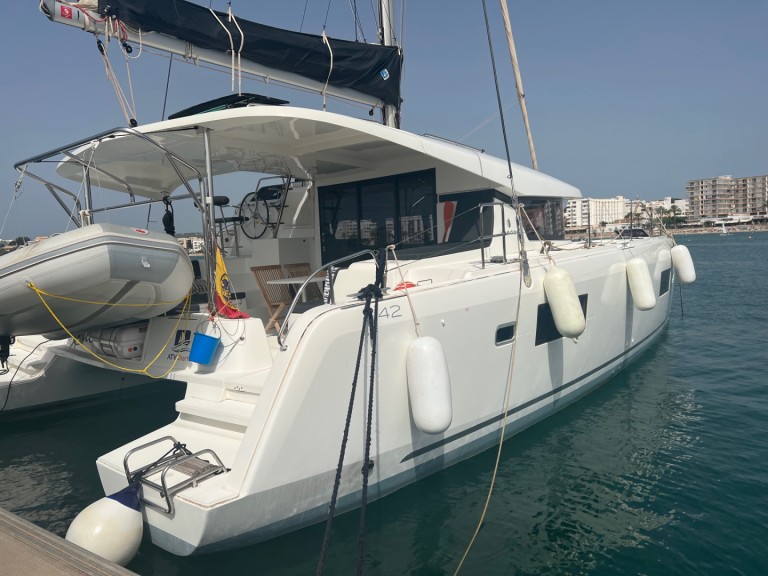 Hire a Lagoon Lagoon 42 Sant Antoni de Portmany