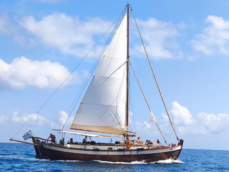 Hire a  Trehantiri Skopelos Town