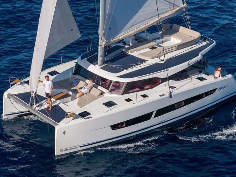 Hire Catamaran Fountaine Pajot with a boat licence