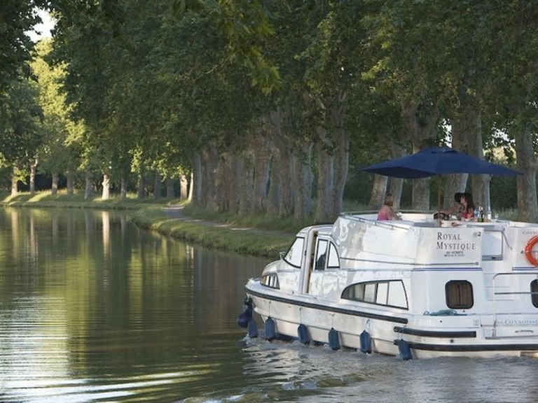 Canal boat to hire Vinkeveen at the best price
