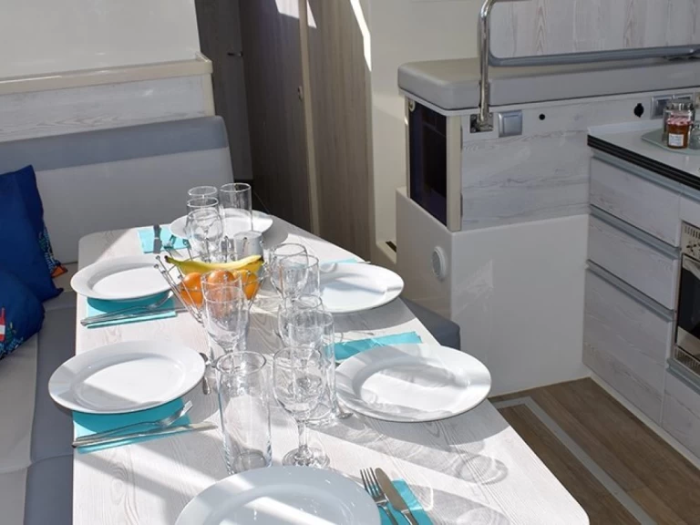 Yacht hire Portiragnes cheap Horizon 4