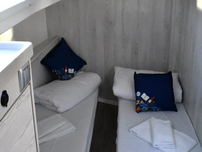 Premier Horizon 5 charter bareboat or skippered in  Portiragnes