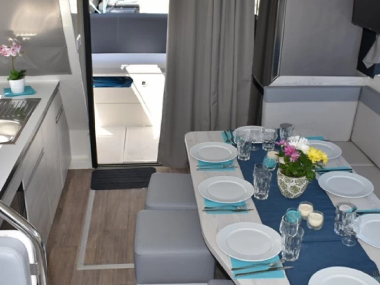 Yacht charter Portiragnes - Premier Horizon 5 on SamBoat