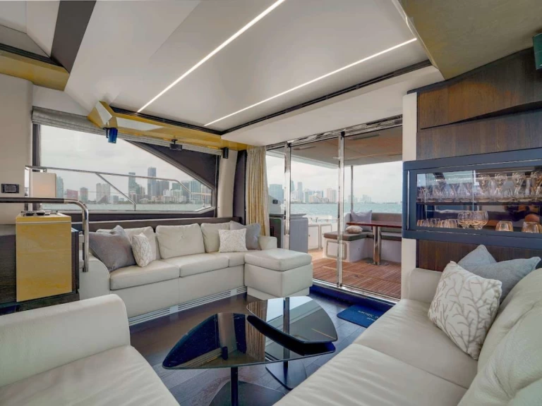 Hire a Azimut Paragon Coconut Grove
