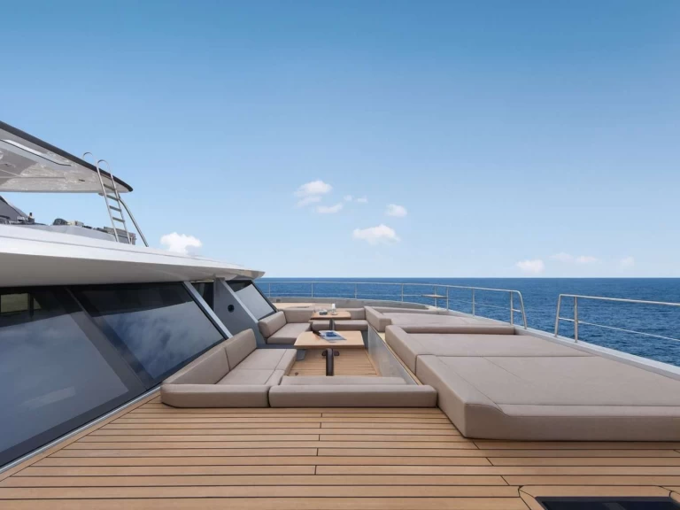 Hire a HeySea ANDARE OLTRE Néa Péramos