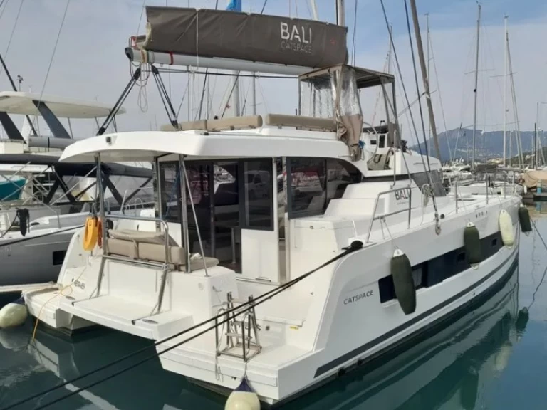 Catamaran to hire Préveza at the best price