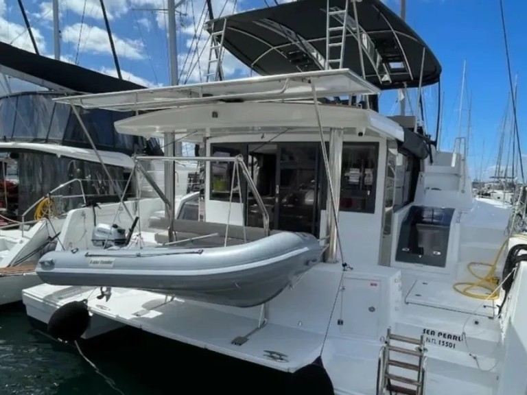 Bali Bali 4.8 charter bareboat or skippered in  Alimos