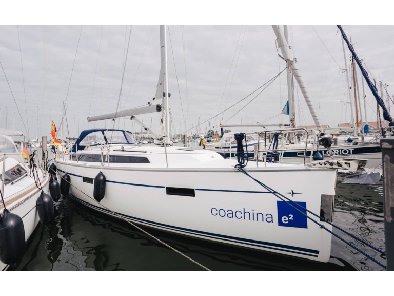 Sailboat to hire Lemmer at the best price