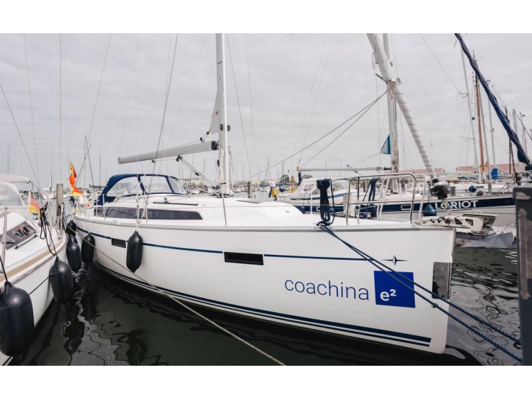 Sailboat to hire Lemmer at the best price