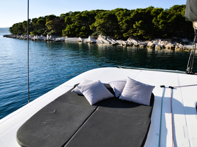 Hire a Lagoon Lagoon 42 Split