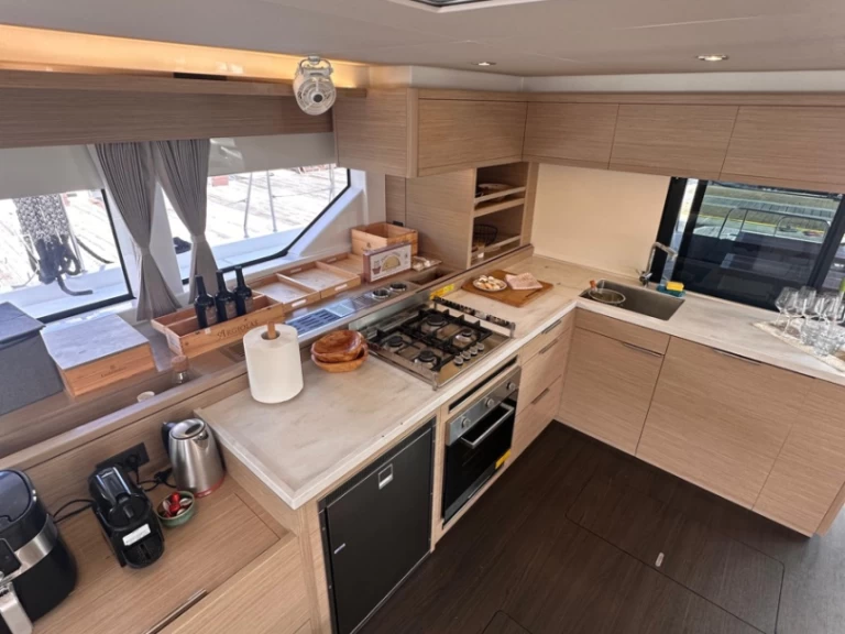 Hire a Lagoon Lagoon 55 Le Marin