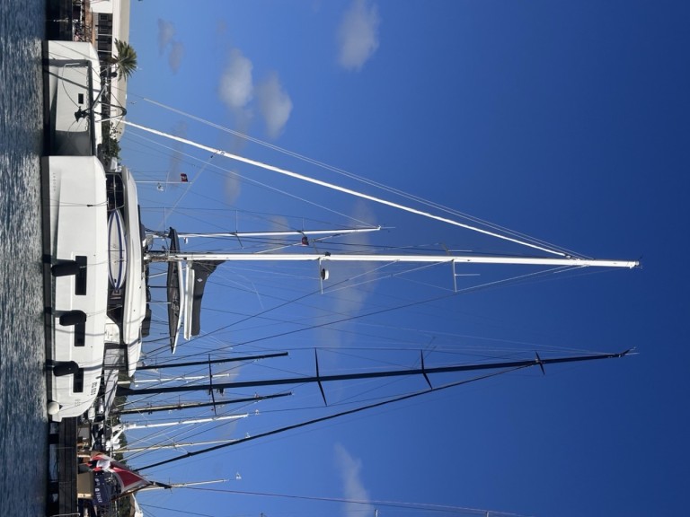 Charter a Lagoon Lagoon 55 in Saint George's on Samboat