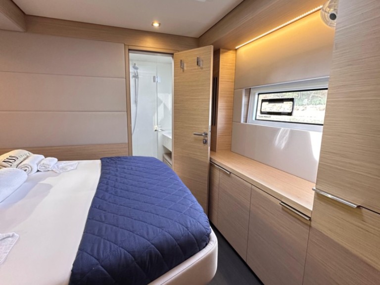 Charter a Lagoon Lagoon 55 in Bas du Fort on Samboat