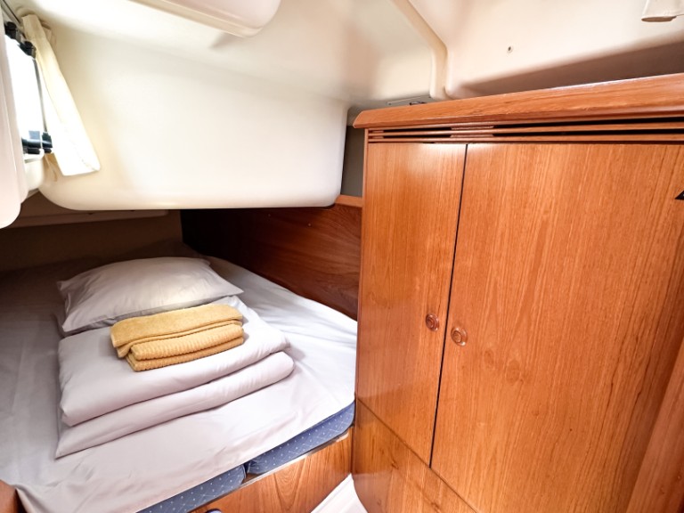 Sailboat to hire Tivat at the best price