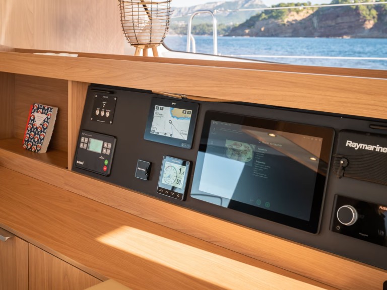 Bali Bali 5.8 charter bareboat or skippered in  Le Marin