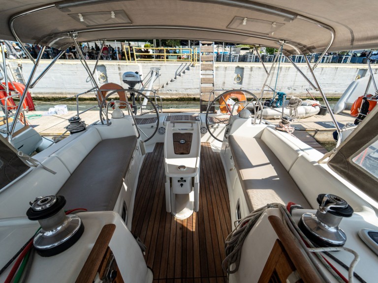 Sailboat to hire Kavála at the best price