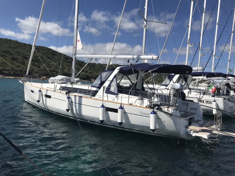Sailboat to hire Salerno at the best price