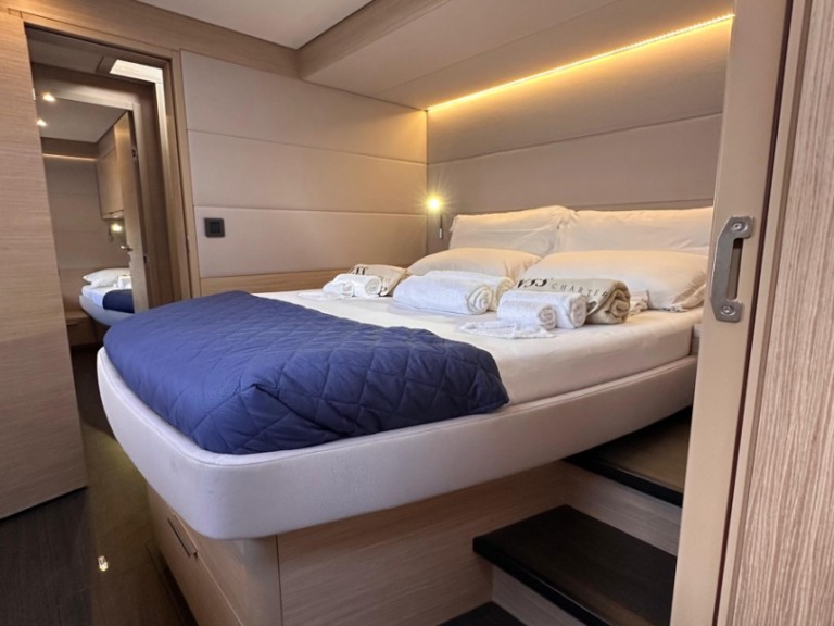 Charter a Lagoon Lagoon 55 in Saint George's on Samboat