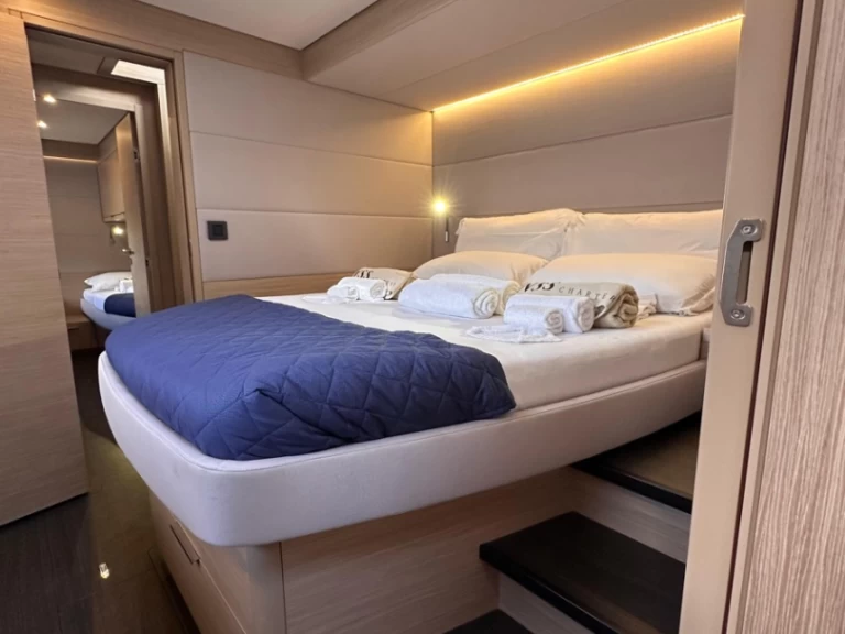 Charter a Lagoon Lagoon 55 in Saint George's on Samboat