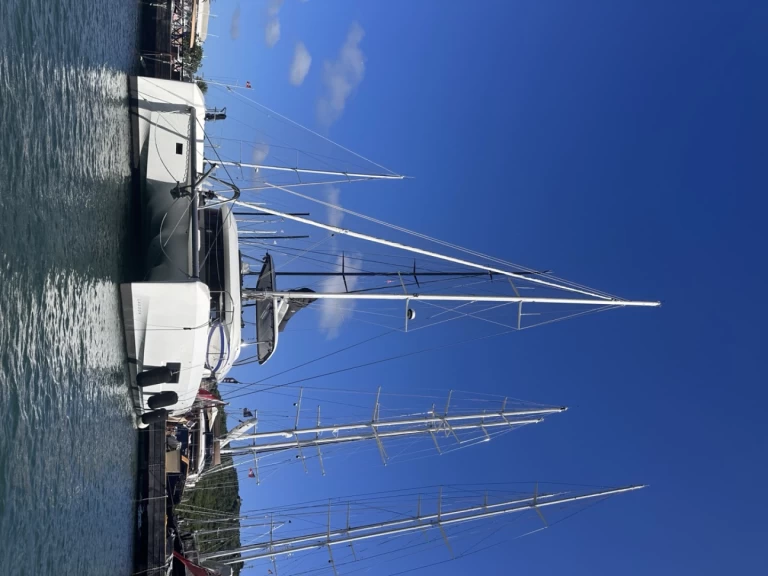 Catamaran hire in Cugnana Verde - Lagoon Lagoon 55