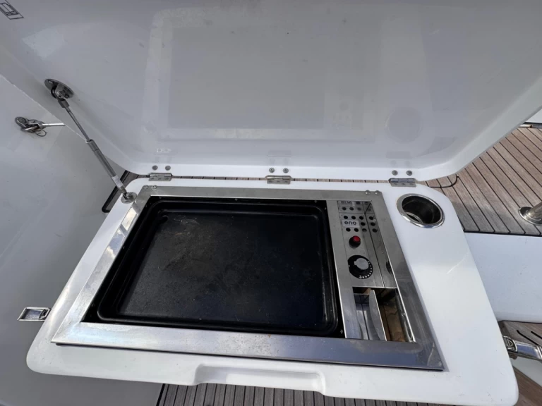 Hire a Lagoon Lagoon 55 Bas du Fort