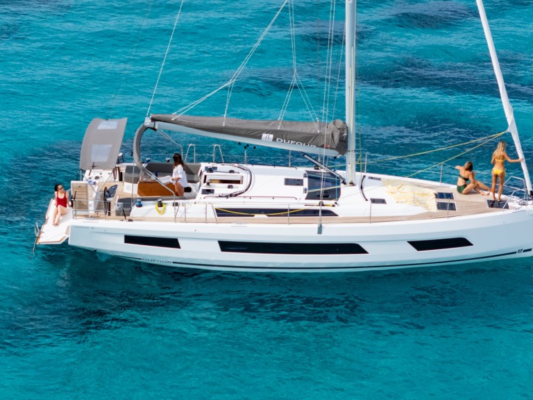 Yacht charter Golfe-Juan - Dufour Dufour 44 on SamBoat