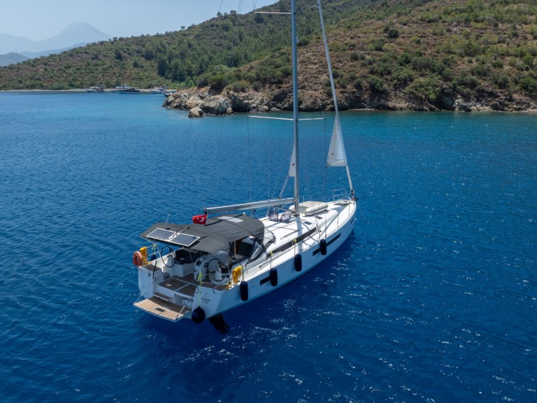 Hire Sailboat with or without skipper Jeanneau Fethiye