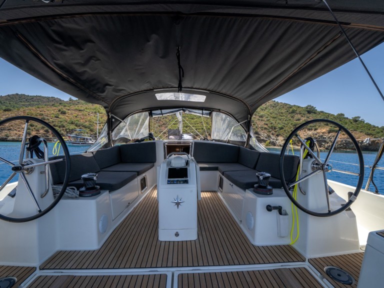 Hire Sailboat Jeanneau with a boat licence