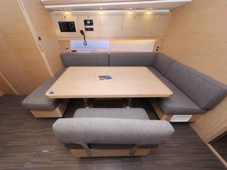 Yacht charter Seget Donji - Dufour Dufour 470 on SamBoat